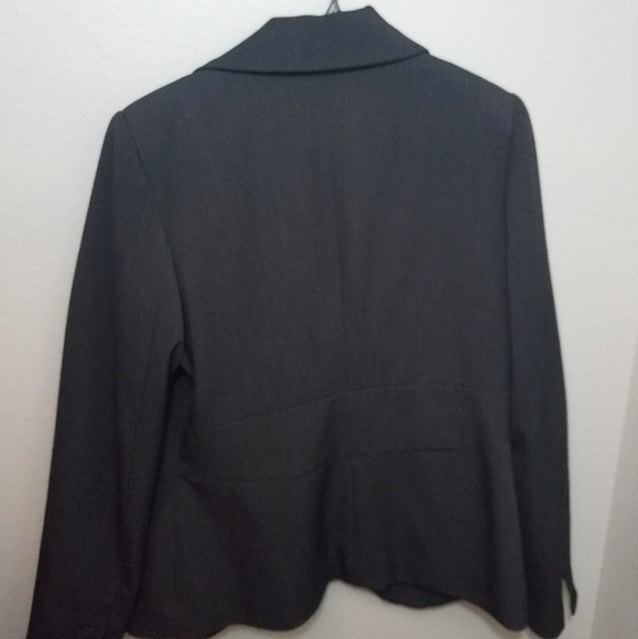 Top - Picture 2 of 4